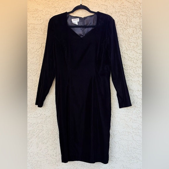 Talbots Dresses & Skirts - Talbots Women Size 8 Black Velvet Long Sleeve Zip Up V-Neck Midi Sheath Dress